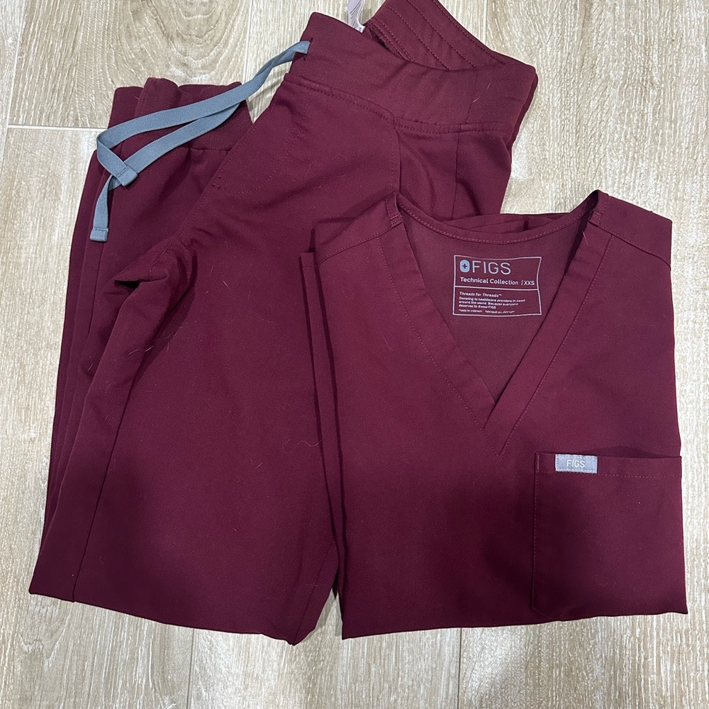 Figs Women's Burgundy Joggers